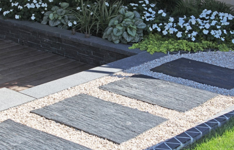 allee-pas-japonais-ardoise-noire-calcaire-creme